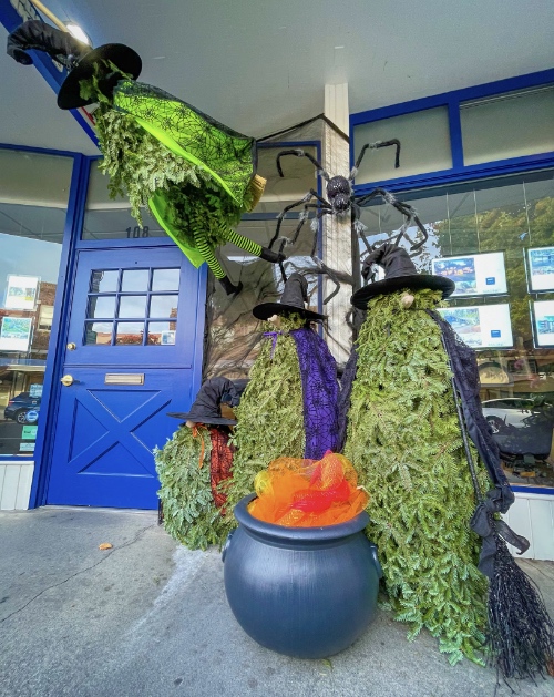 Edmonds Scarecrow Festival at Coldwell Banker Bain